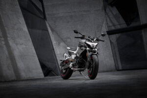 CFMOTO 800NK mootorratas Static