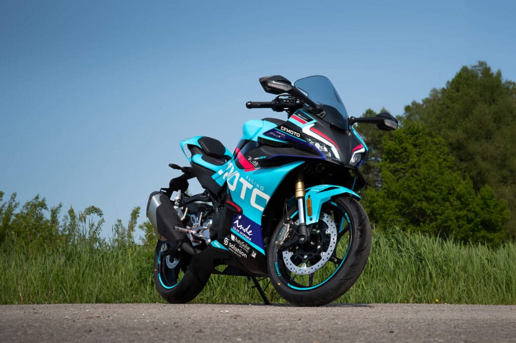 CFMOTO 450SR Mootorratas